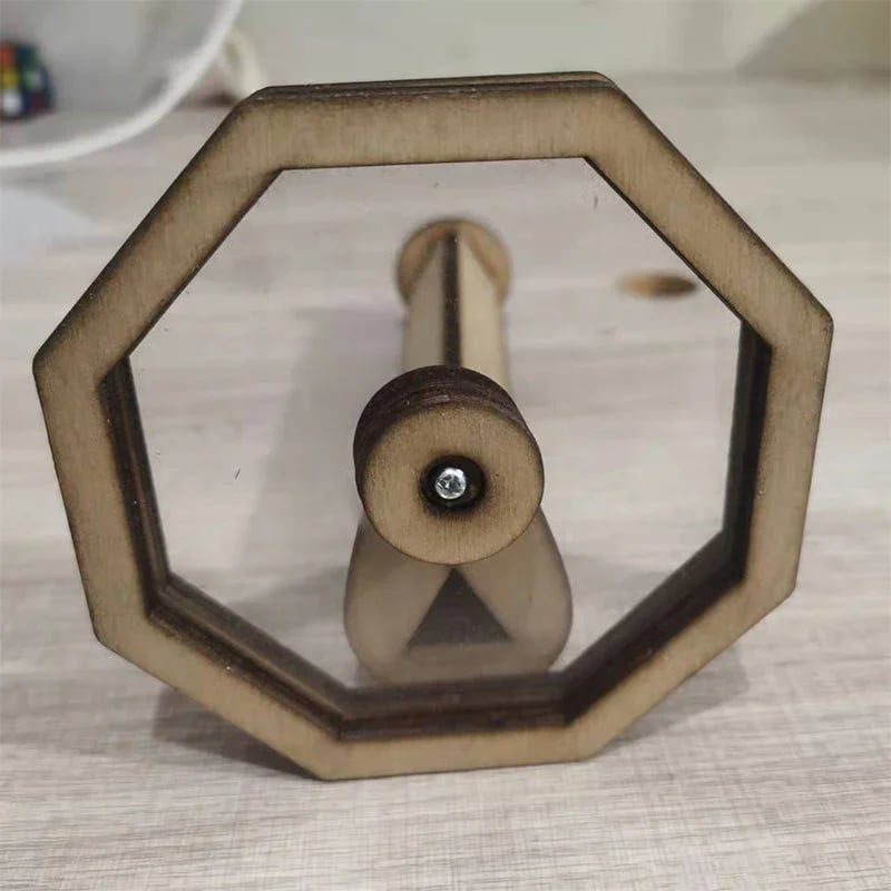 WoodWave – Kreatives Kaleidoskop für unendliche Muster