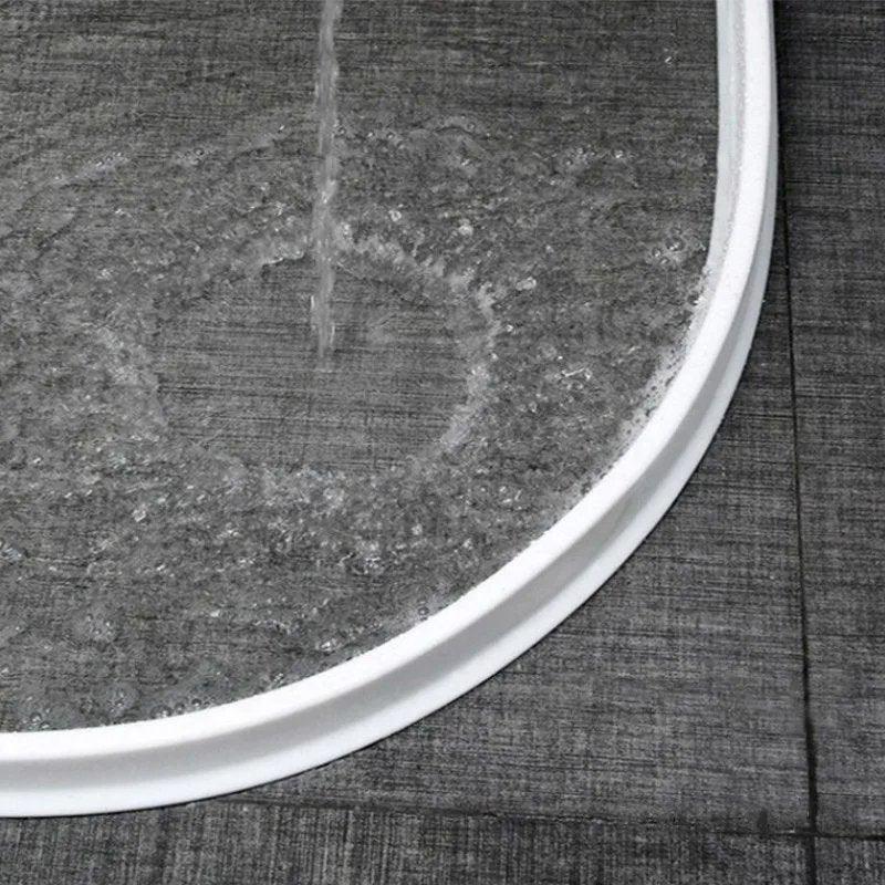AquaShield™ – Deine unsichtbare Wasserbarriere für ein trockenes Bad